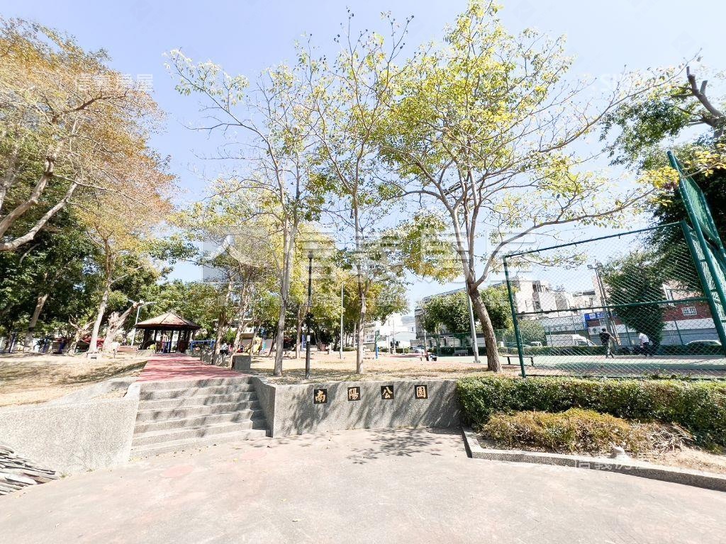 朵朵花開。喬立貴朵雙車墅房屋室內格局與周邊環境