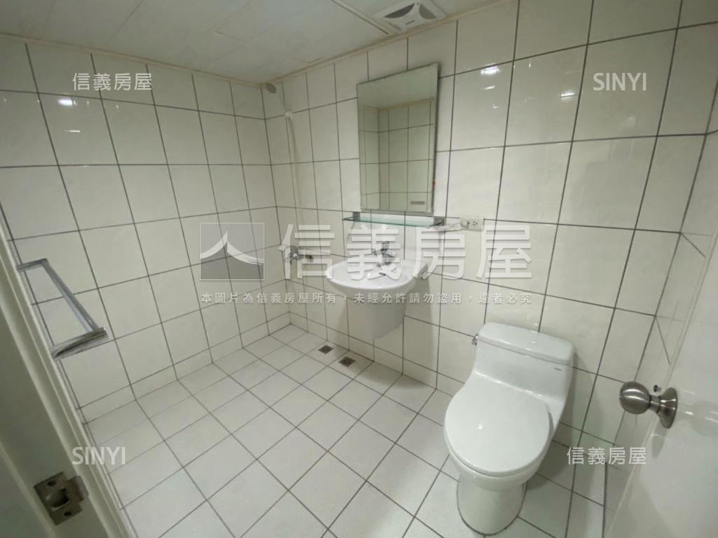 面寬約７米邊間店面房屋室內格局與周邊環境
