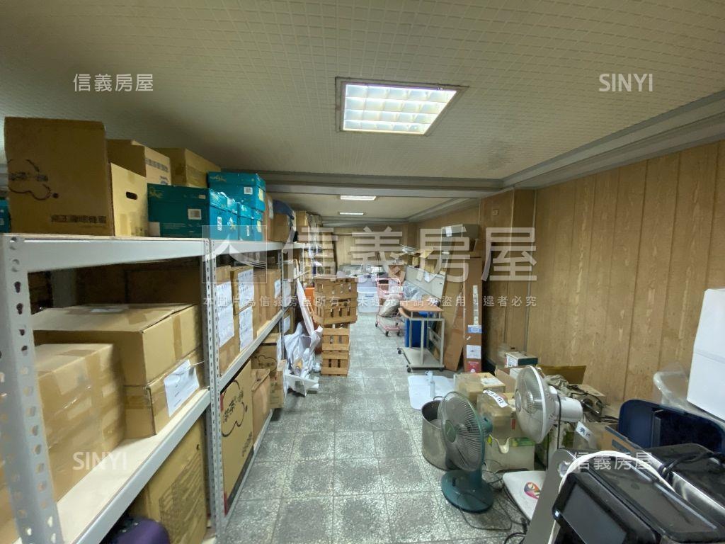 面寬約７米邊間店面房屋室內格局與周邊環境