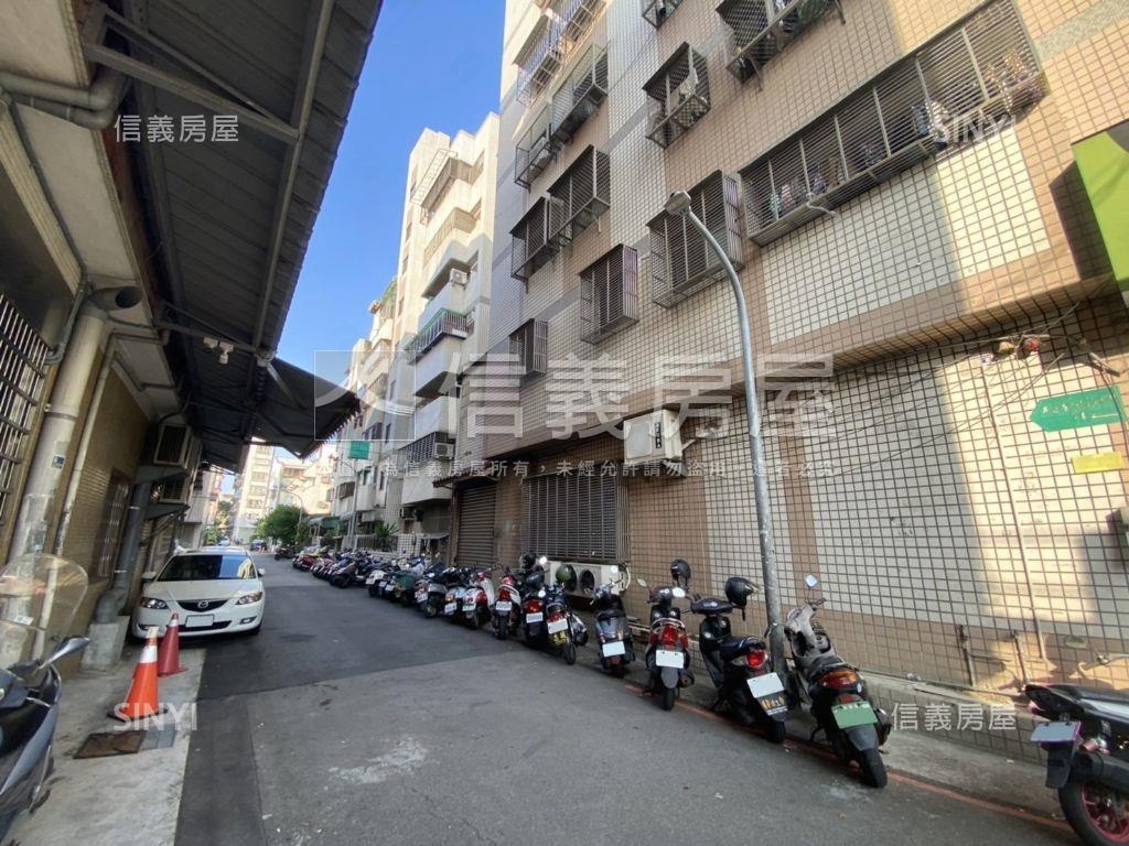 面寬約７米邊間店面房屋室內格局與周邊環境