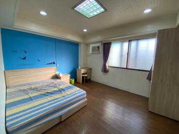 面寬約７米邊間店面