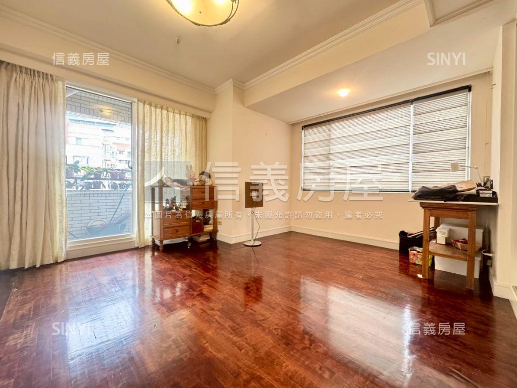 丹霞灣山河帝景房屋室內格局與周邊環境