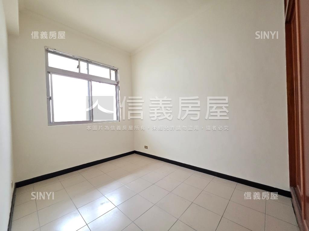 區公所方正採光美寓房屋室內格局與周邊環境