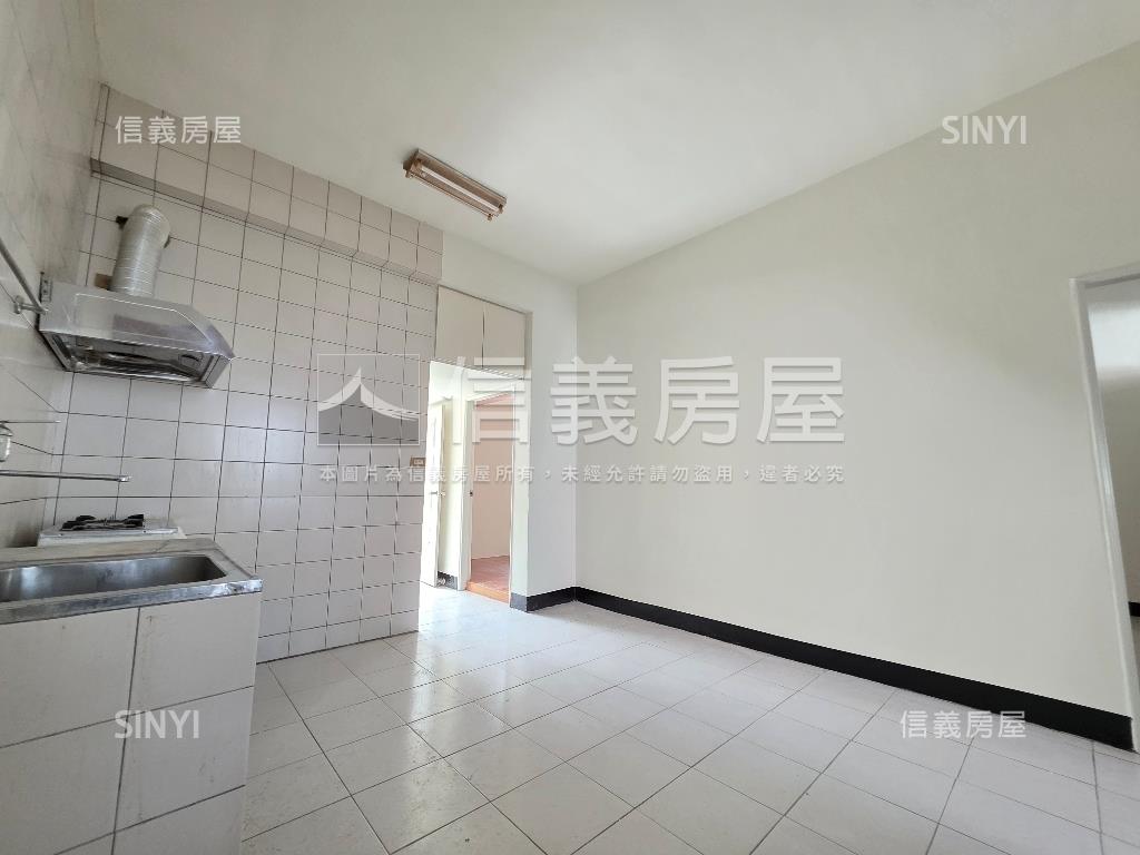 區公所方正採光美寓房屋室內格局與周邊環境