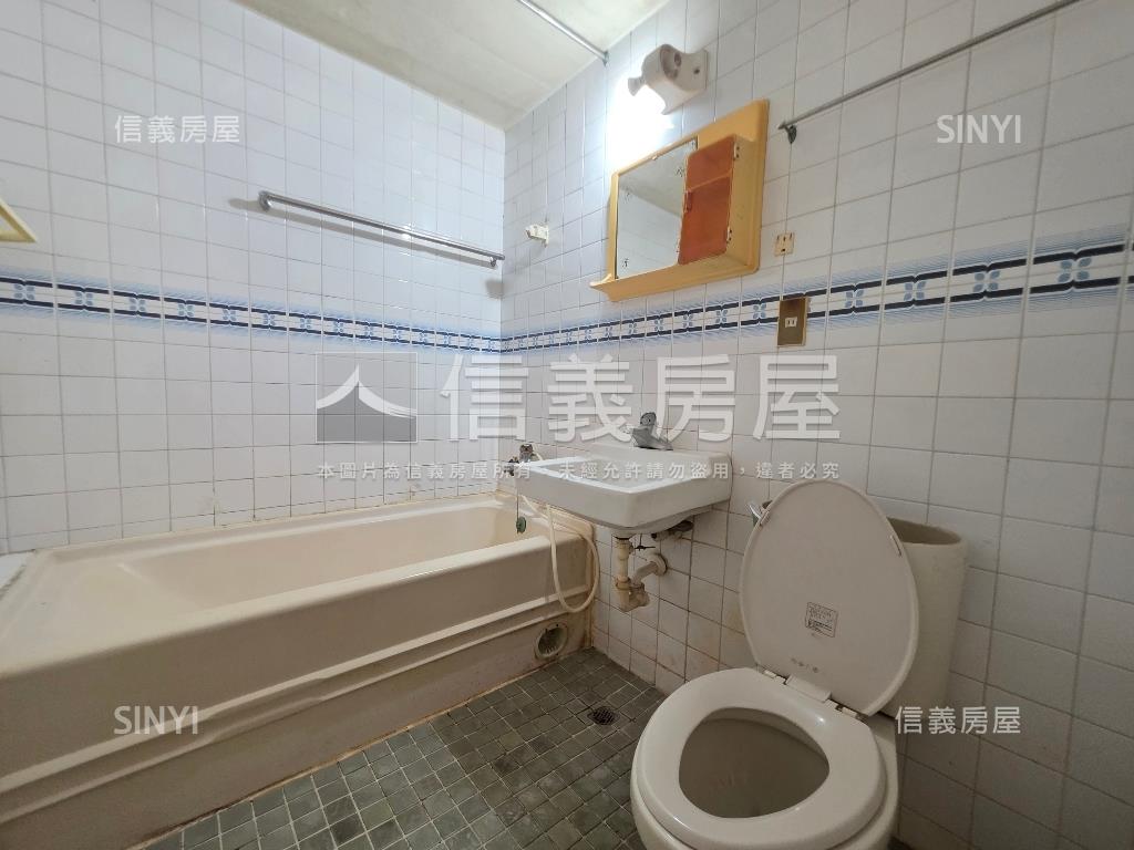 區公所方正採光美寓房屋室內格局與周邊環境