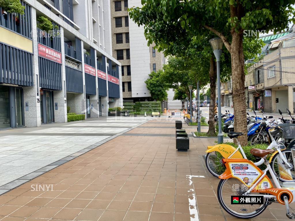 鳳鳴三發丰悅２房平面車位房屋室內格局與周邊環境