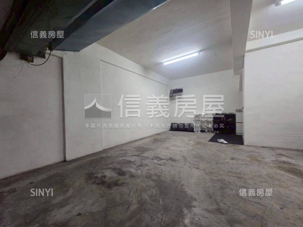 近平實，有花園車庫型透天房屋室內格局與周邊環境
