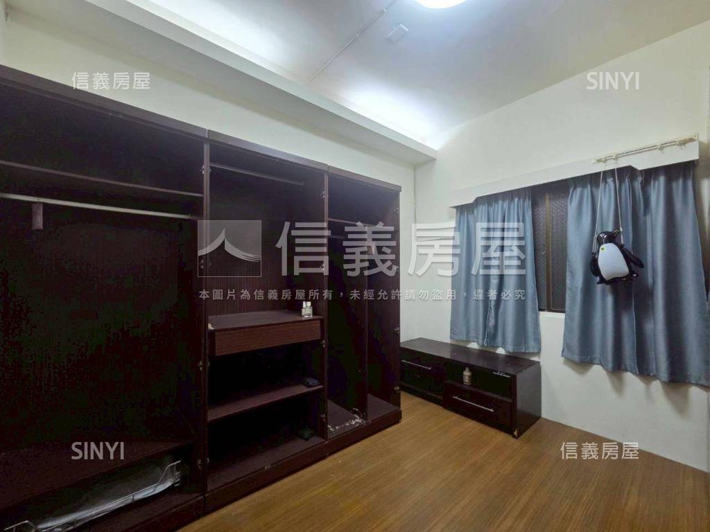近平實，有花園車庫型透天房屋室內格局與周邊環境