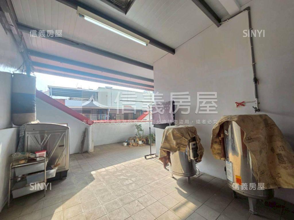 近平實，有花園車庫型透天房屋室內格局與周邊環境