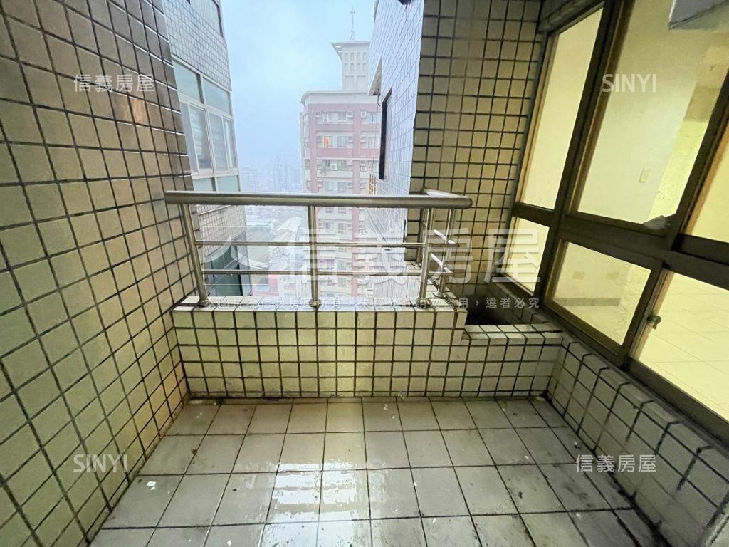 電通市三房大平面車位房屋室內格局與周邊環境