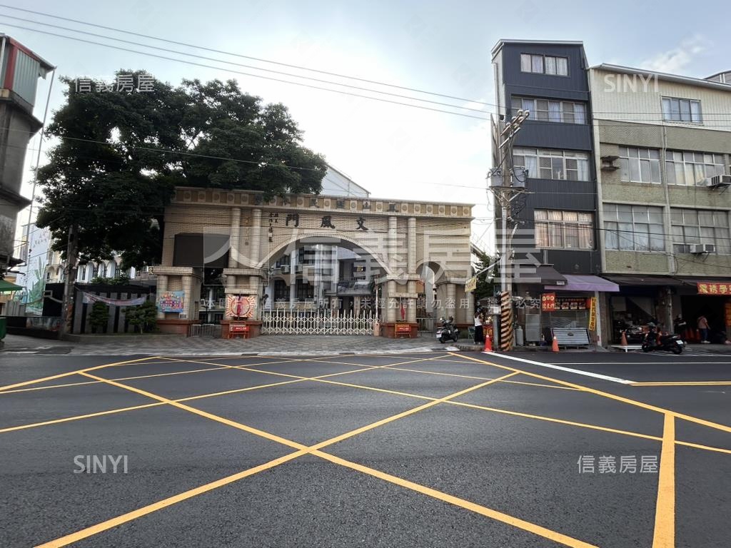 鳳山熱鬧滾滾燙金透店房屋室內格局與周邊環境