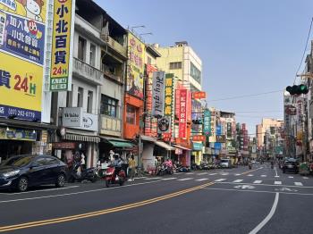 鳳山熱鬧滾滾燙金透店