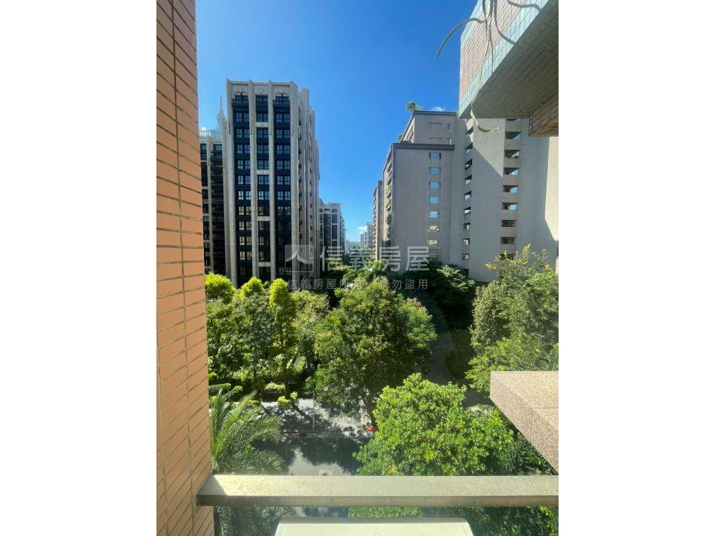 信義時尚風雲頂客房屋室內格局與周邊環境