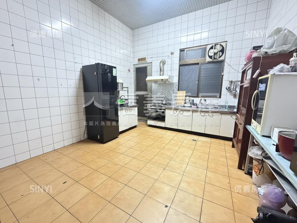 大里一期◆臨路透天房屋室內格局與周邊環境