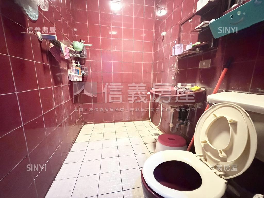 大里一期◆臨路透天房屋室內格局與周邊環境