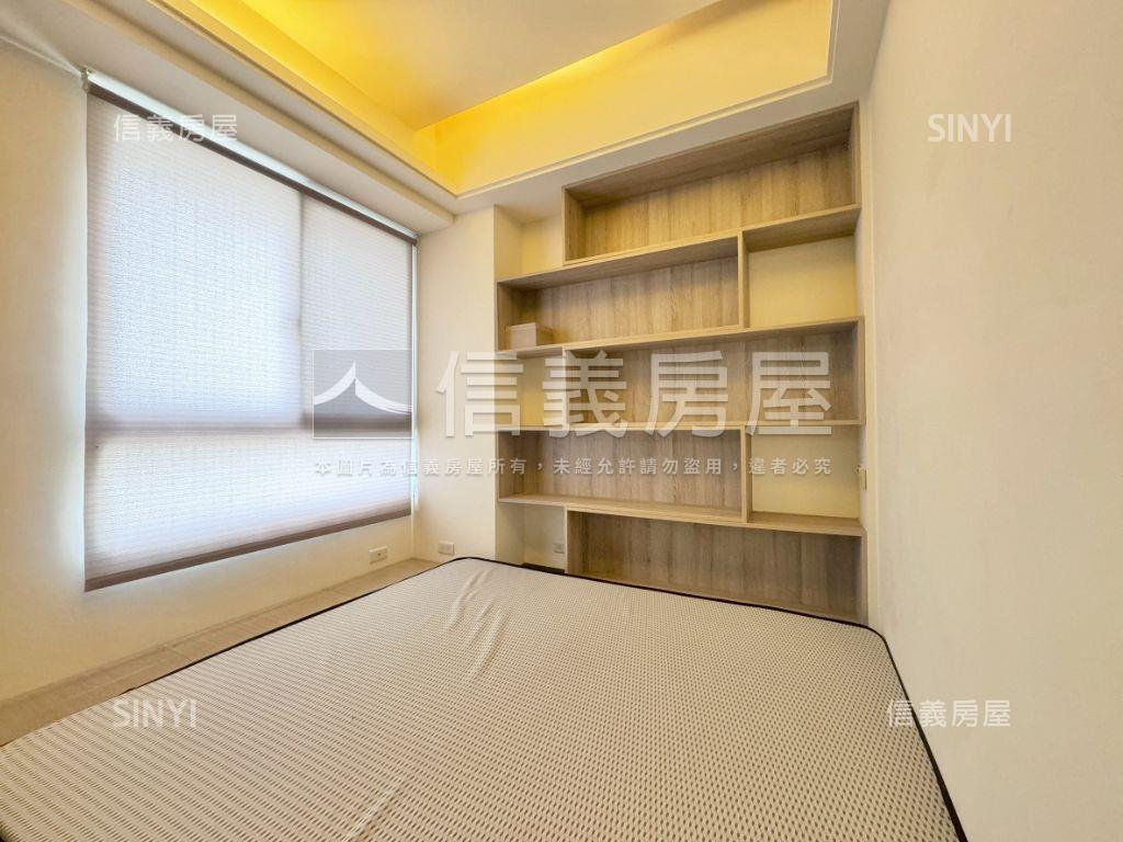 新時代次頂樓兩房兩衛平車房屋室內格局與周邊環境
