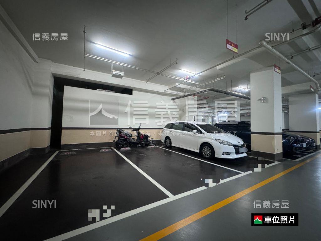 新時代次頂樓兩房兩衛平車房屋室內格局與周邊環境