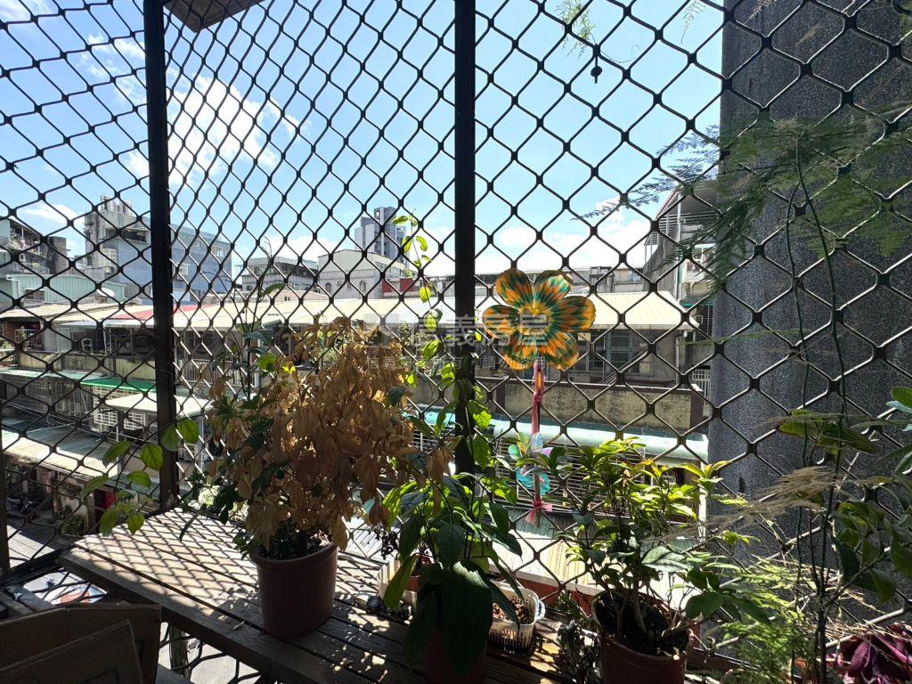 邊間三房獨戶公寓三樓房屋室內格局與周邊環境