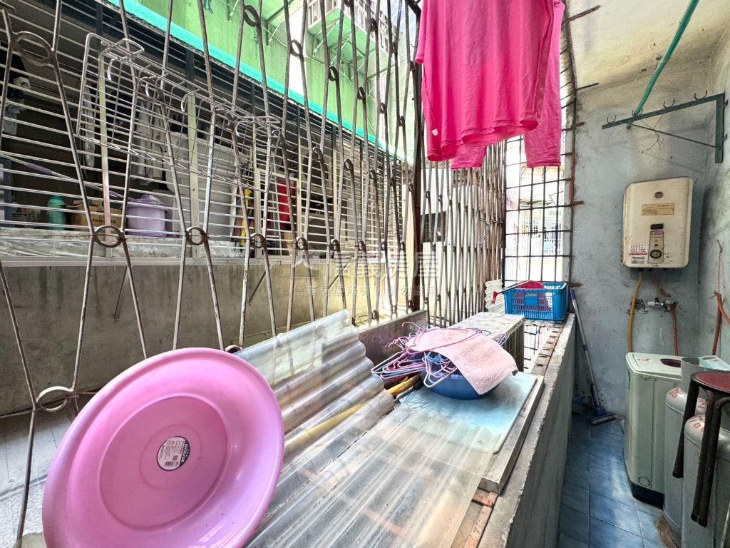邊間三房獨戶公寓三樓房屋室內格局與周邊環境