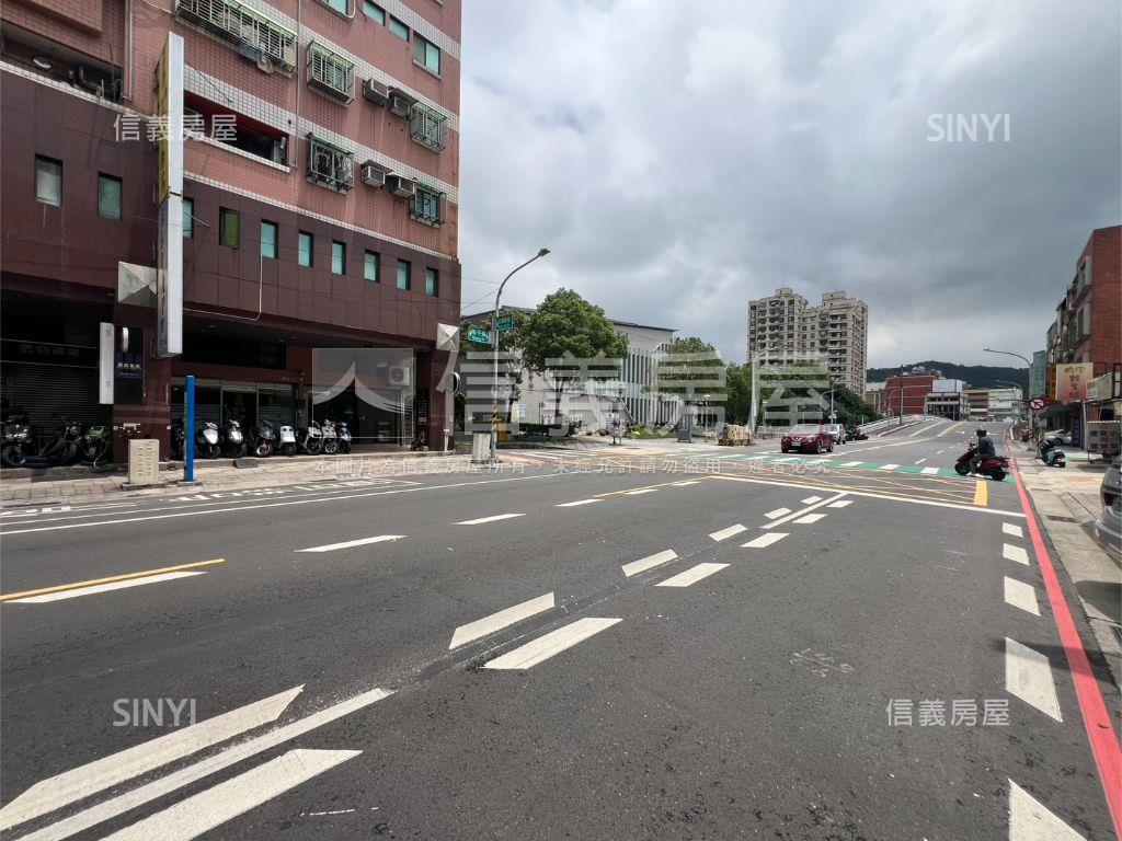 近南平路角窗透店房屋室內格局與周邊環境