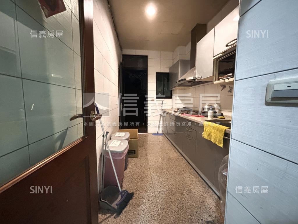 峯暉賺錢金店面房屋室內格局與周邊環境