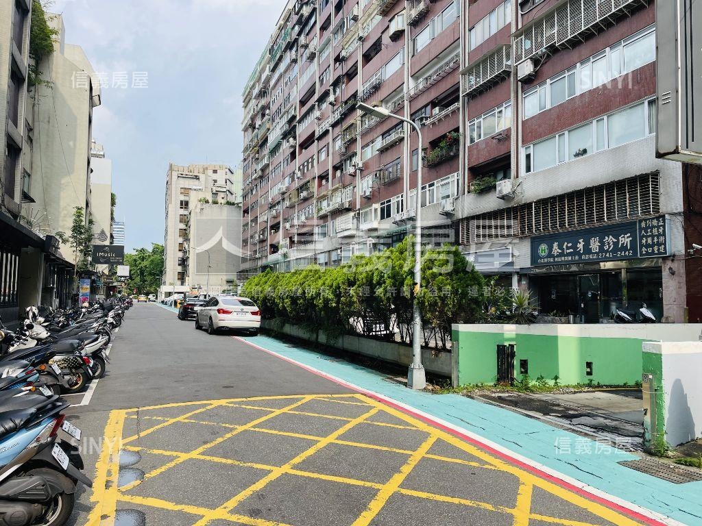 專任仁愛三青朝北帶車位房屋室內格局與周邊環境