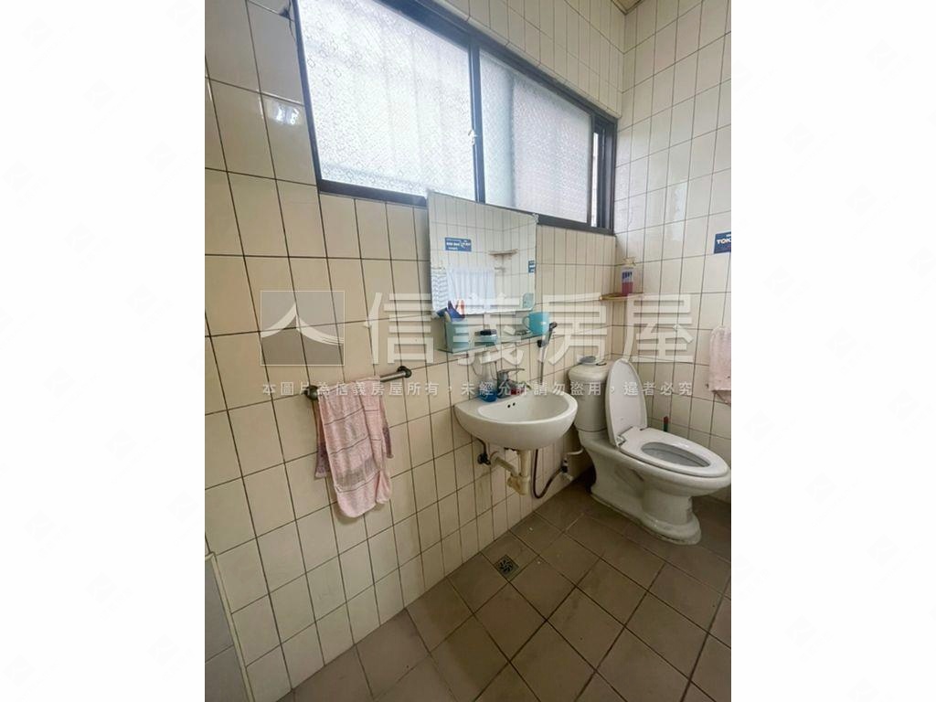 中西區面寬約七米邊間透天房屋室內格局與周邊環境