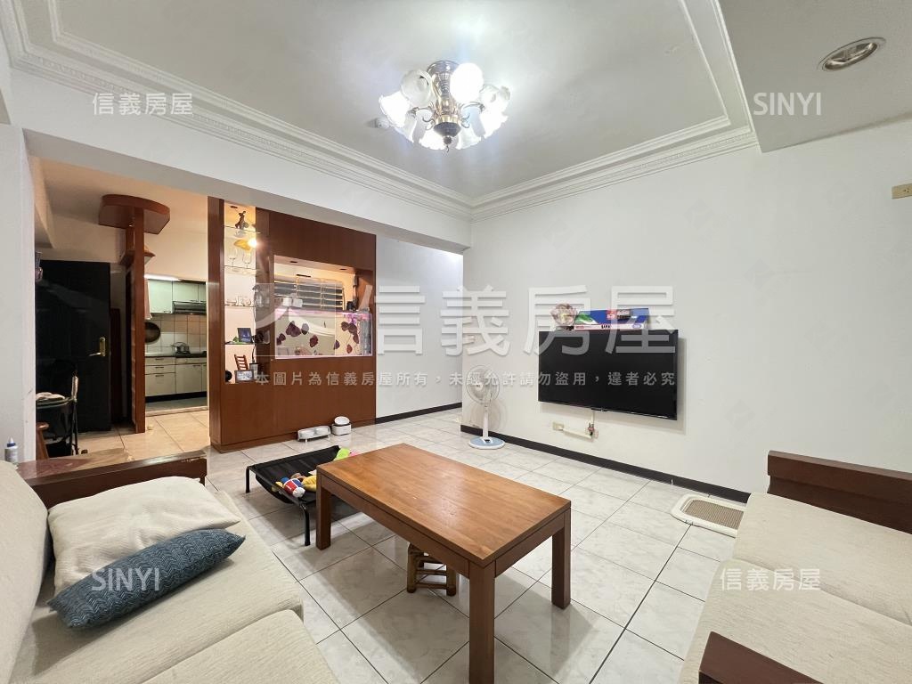 中和華廈三房車位房屋室內格局與周邊環境