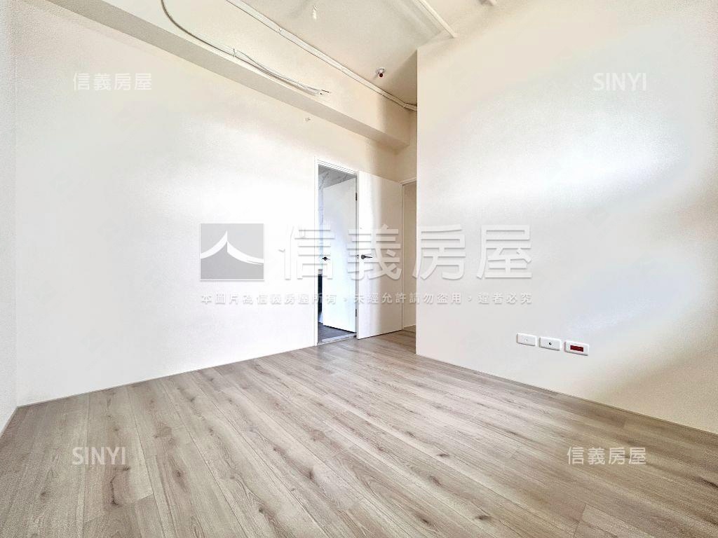 精銳闊次頂樓三房平車房屋室內格局與周邊環境