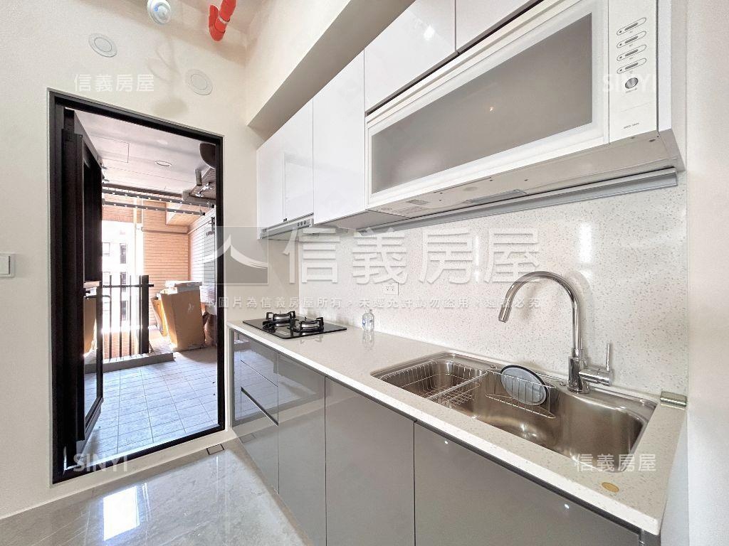 精銳闊次頂樓三房平車房屋室內格局與周邊環境