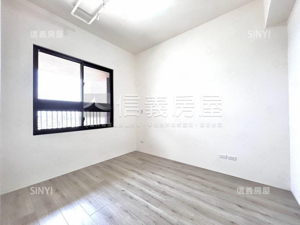 精銳闊次頂樓三房平車房屋室內格局與周邊環境