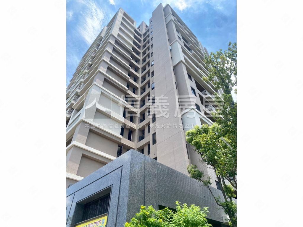 精銳闊次頂樓三房平車房屋室內格局與周邊環境