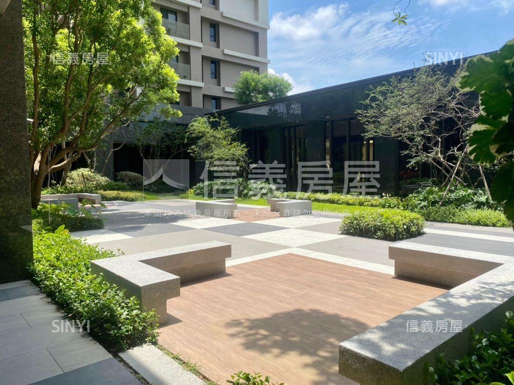 精銳闊次頂樓三房平車房屋室內格局與周邊環境