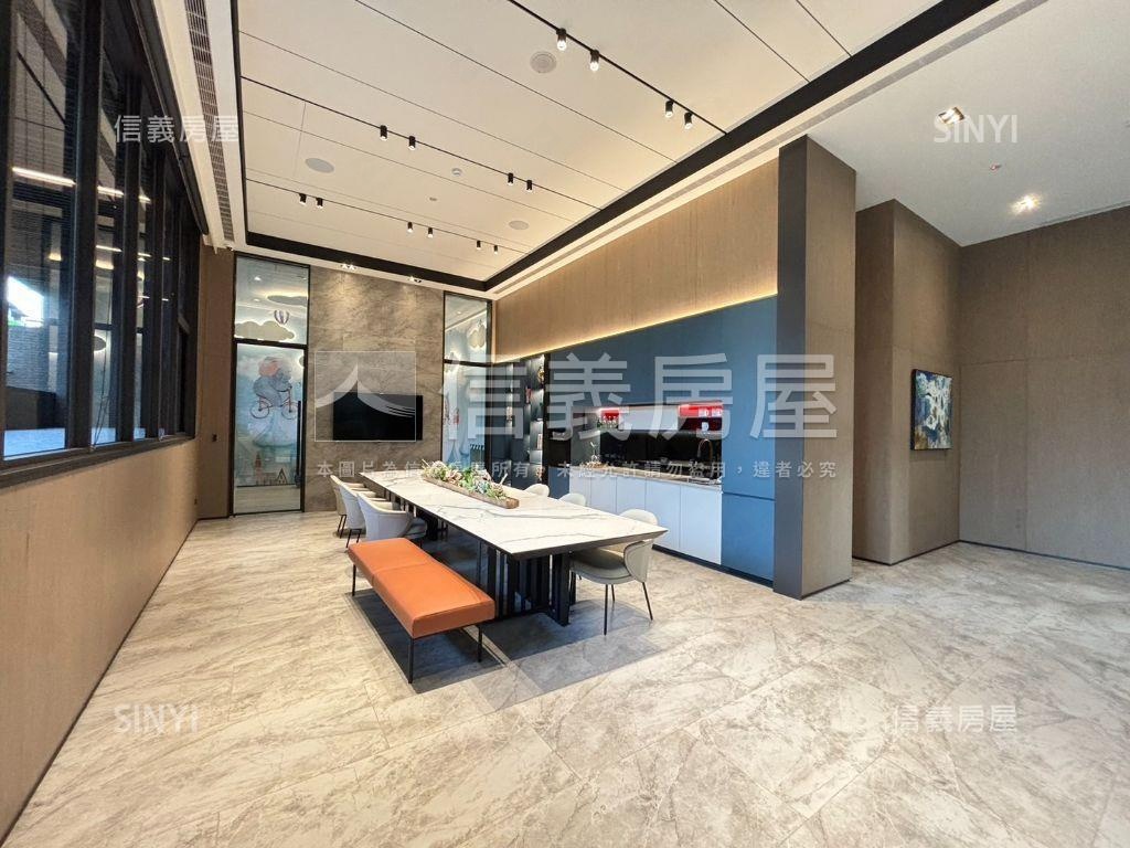 精銳闊次頂樓三房平車房屋室內格局與周邊環境