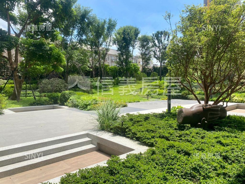 精銳闊次頂樓三房平車房屋室內格局與周邊環境