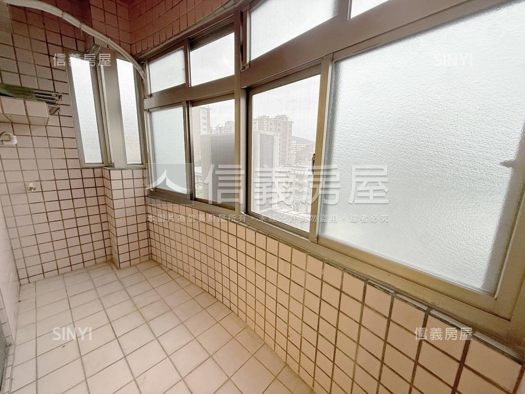 世貿新城美景高樓三房房屋室內格局與周邊環境