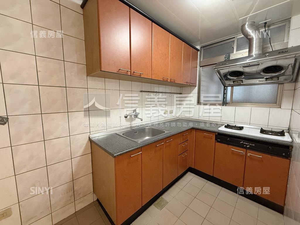 世貿新城美景高樓三房房屋室內格局與周邊環境