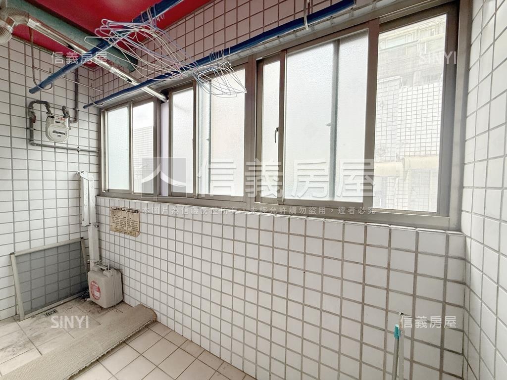 世貿新城美景高樓三房房屋室內格局與周邊環境