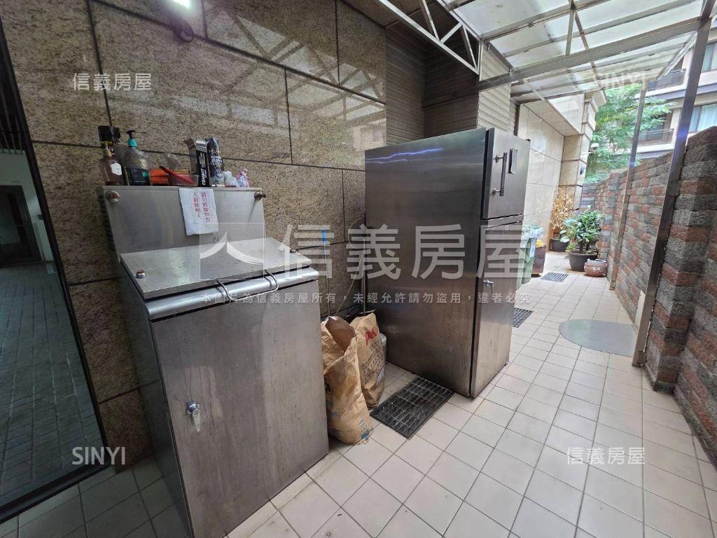 ▲新生北路前棟三房車位▲房屋室內格局與周邊環境