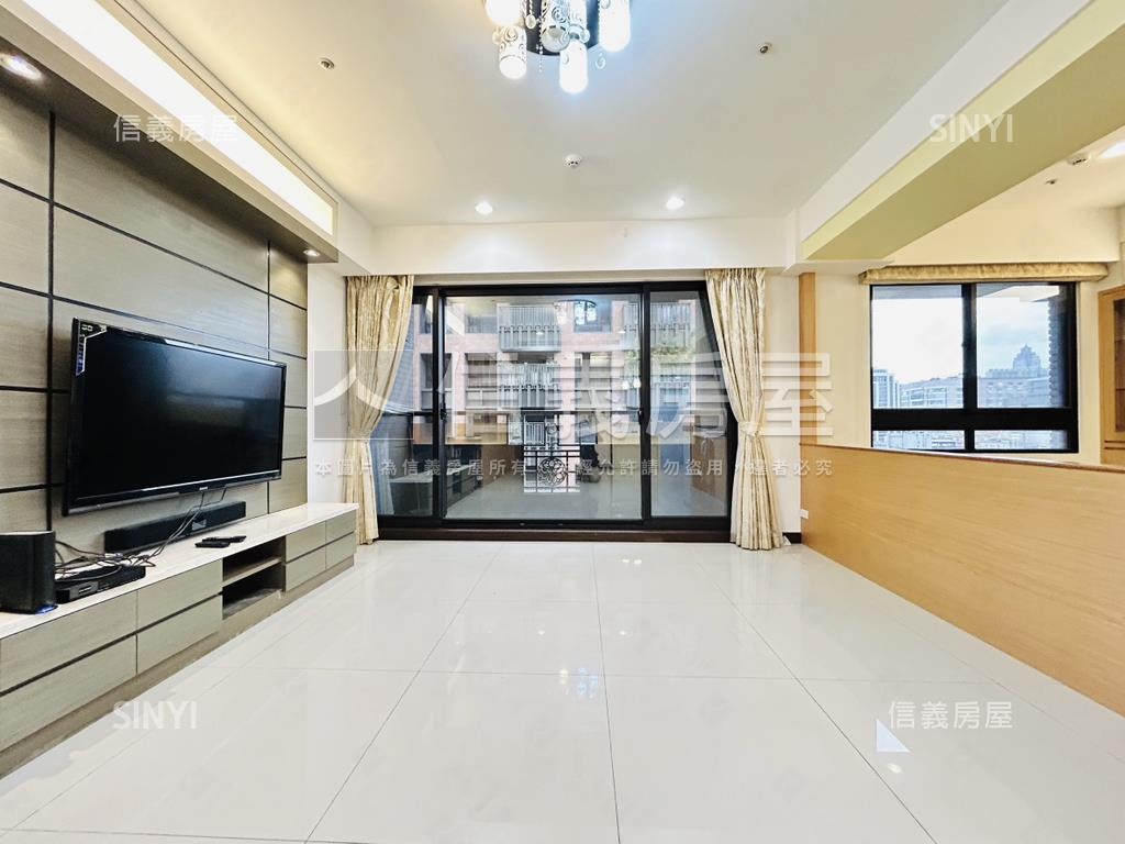 朝日邊間雙坡平車位房屋室內格局與周邊環境