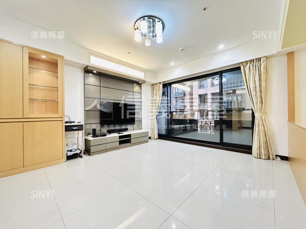 朝日邊間雙坡平車位房屋室內格局與周邊環境