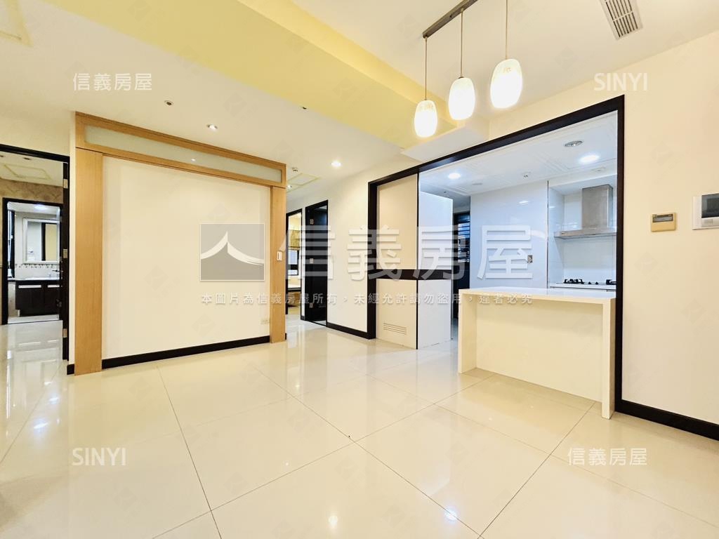 朝日邊間雙坡平車位房屋室內格局與周邊環境