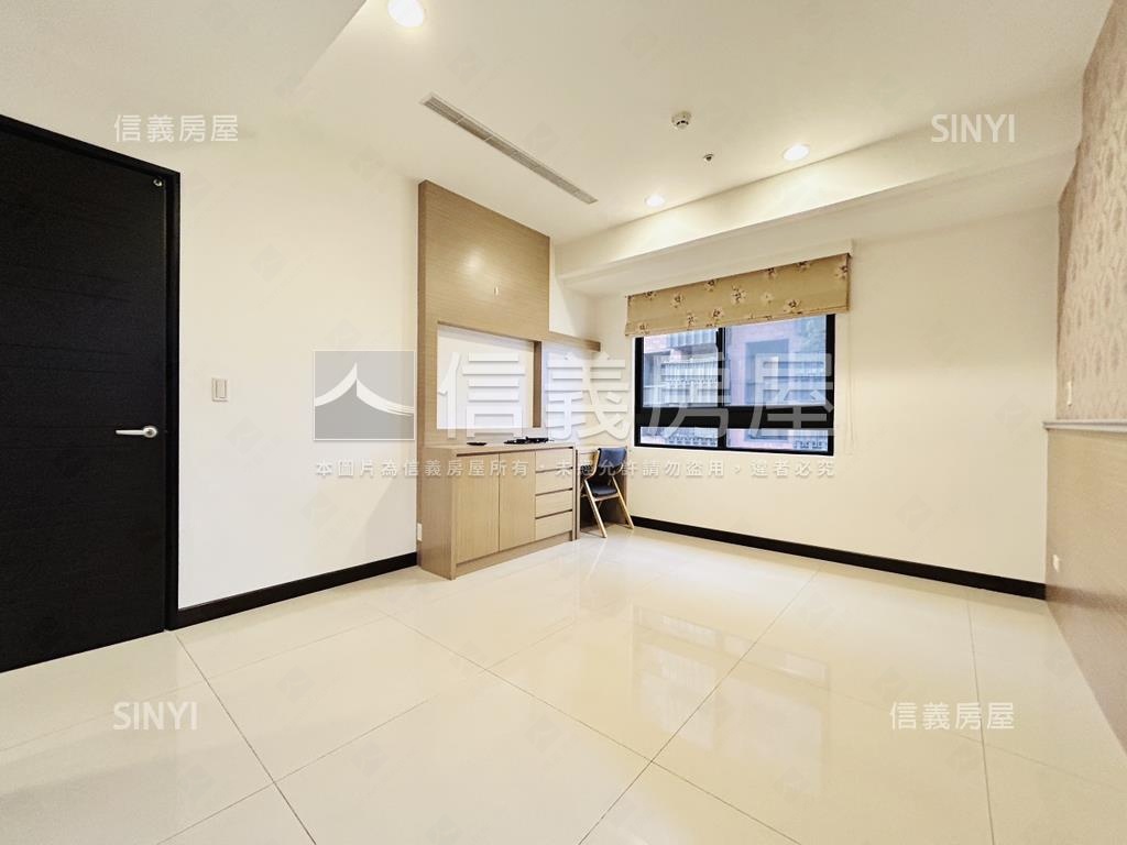 朝日邊間雙坡平車位房屋室內格局與周邊環境