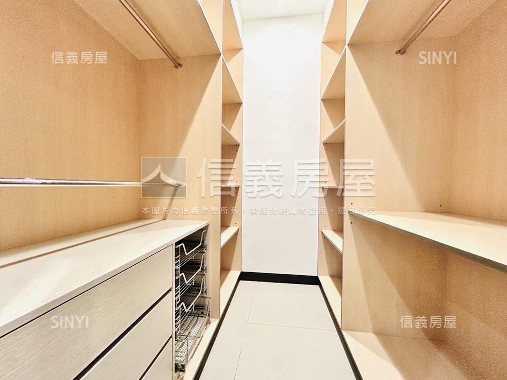 朝日邊間雙坡平車位房屋室內格局與周邊環境