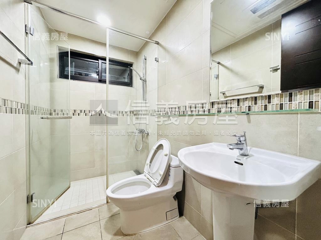 朝日邊間雙坡平車位房屋室內格局與周邊環境