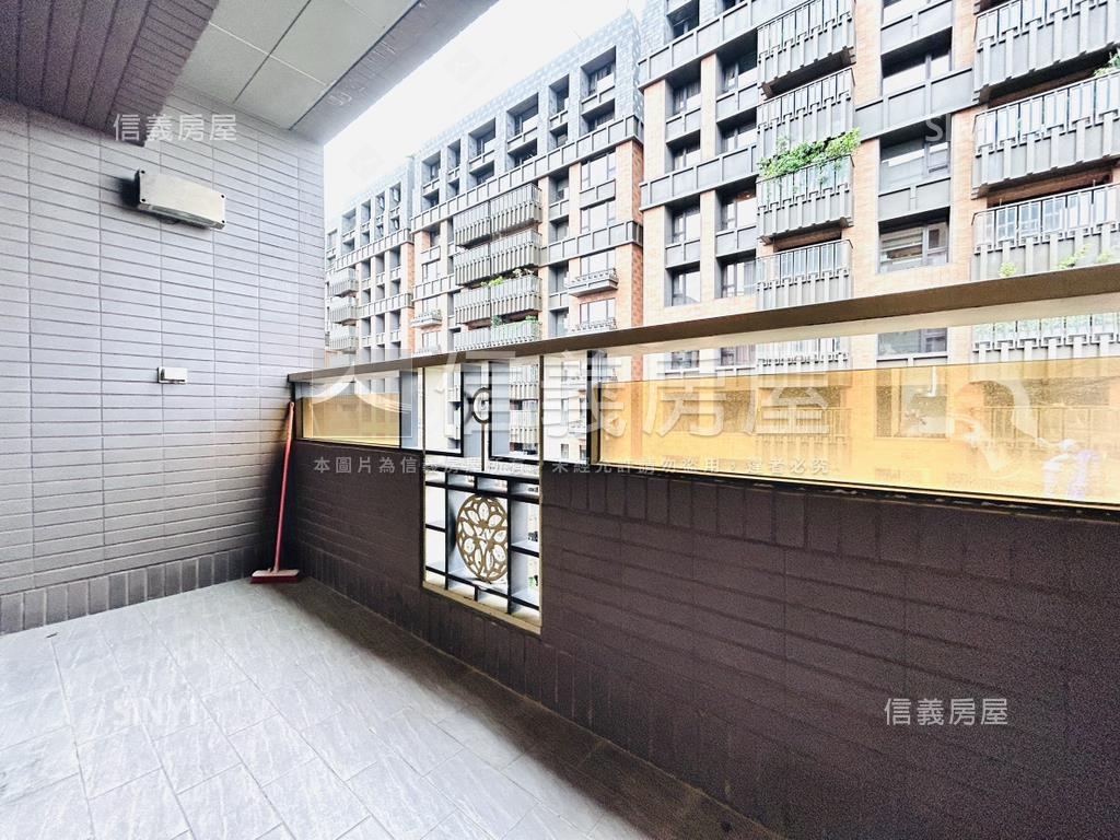 朝日邊間雙坡平車位房屋室內格局與周邊環境