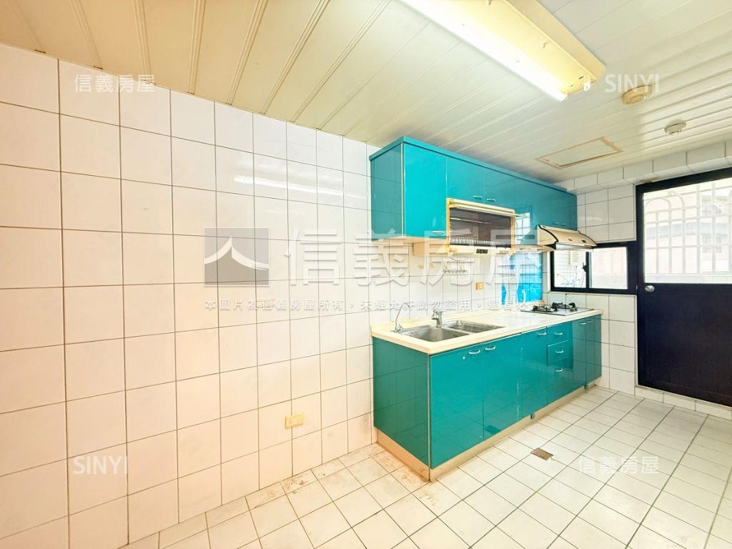 景安電梯三房車位房屋室內格局與周邊環境