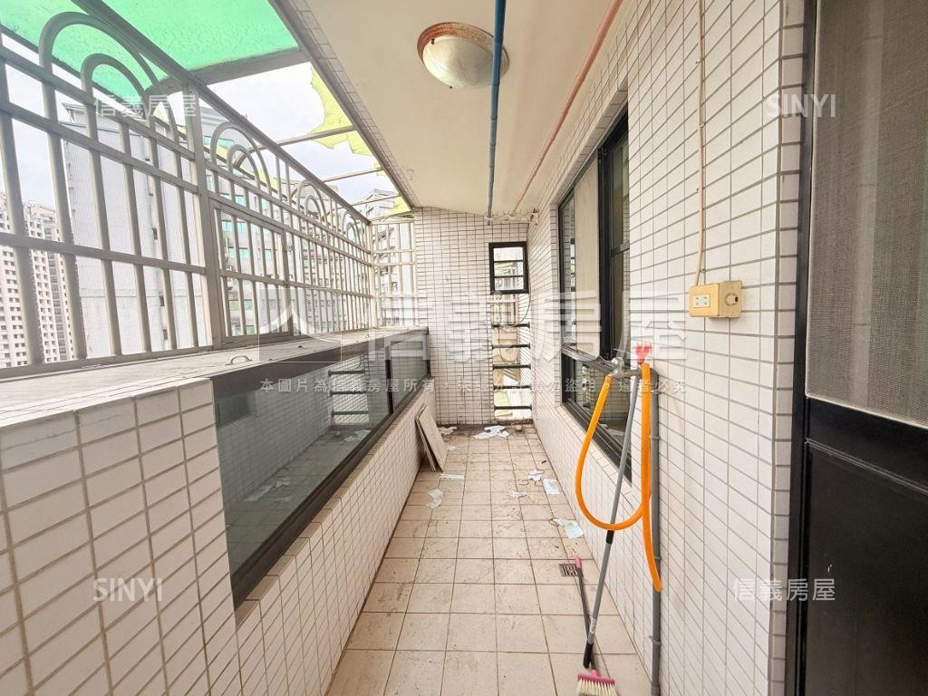 景安電梯三房車位房屋室內格局與周邊環境