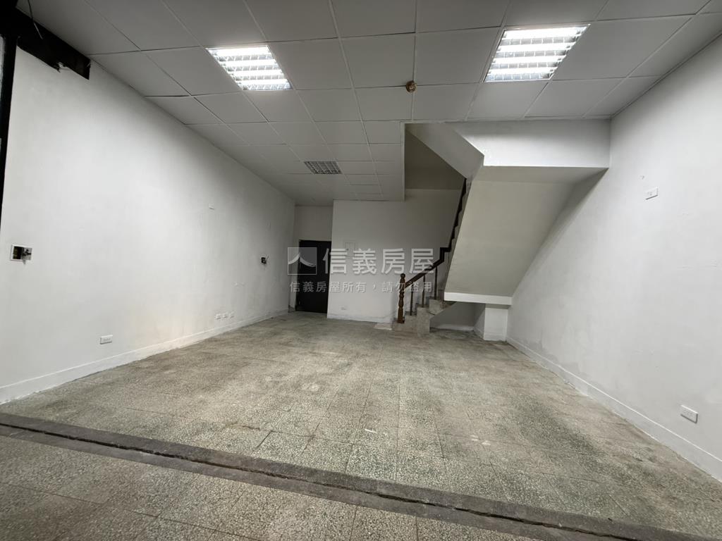 新莊丹鳳捷運旁１＋２樓房屋室內格局與周邊環境
