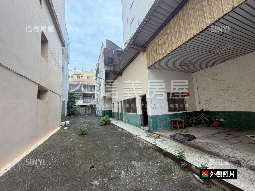 建國正路面寬透店房屋室內格局與周邊環境